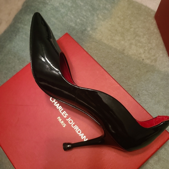 Elegant Black Stiletto Heels - Picture 2 of 6